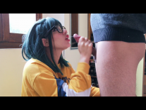 Nerdish glasses GF gives a perfect facial BJ on cam