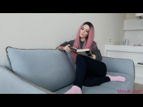 Pink hair inked teen stops reading when she sees this huge cock in front of her